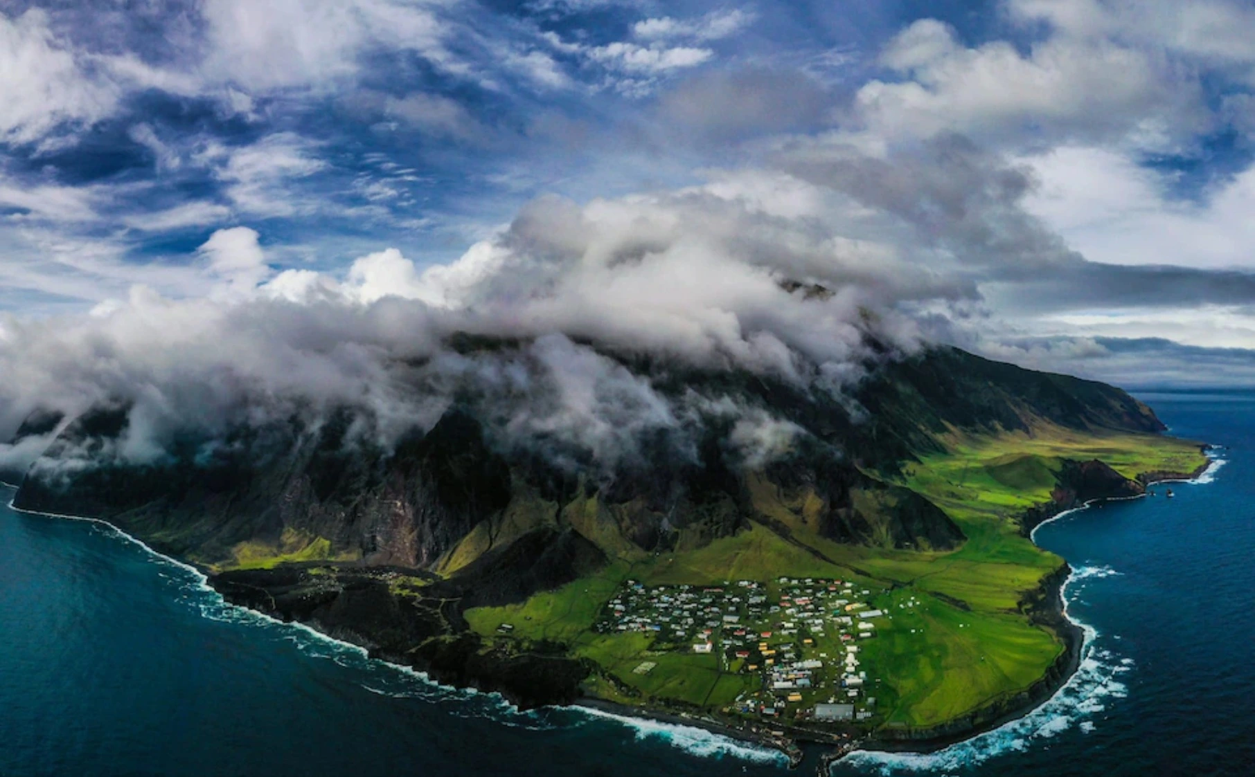 Những Hòn Đảo Xa Xôi Gợi Khám Phá Thế Giới