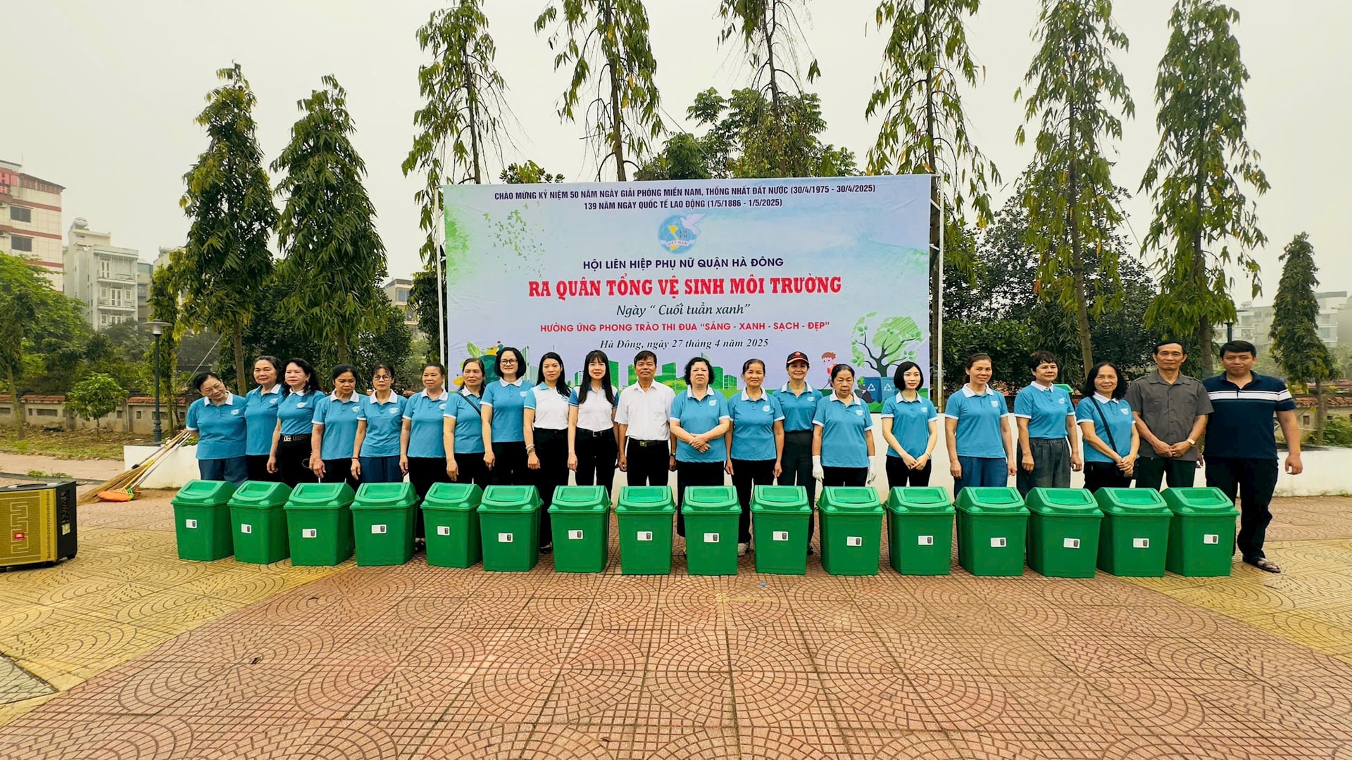 Phụ nữ Thủ đô sôi nổi hưởng ứng 'Ngày cuối tuần xanh' vì môi trường