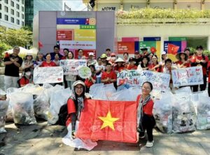 Chung Tay Giữ Sạch TP HCM Mừng Đại Lễ 30-4